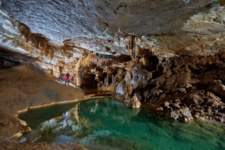 Tibiljsko lake in bear tunel Foto:Peter Gedei