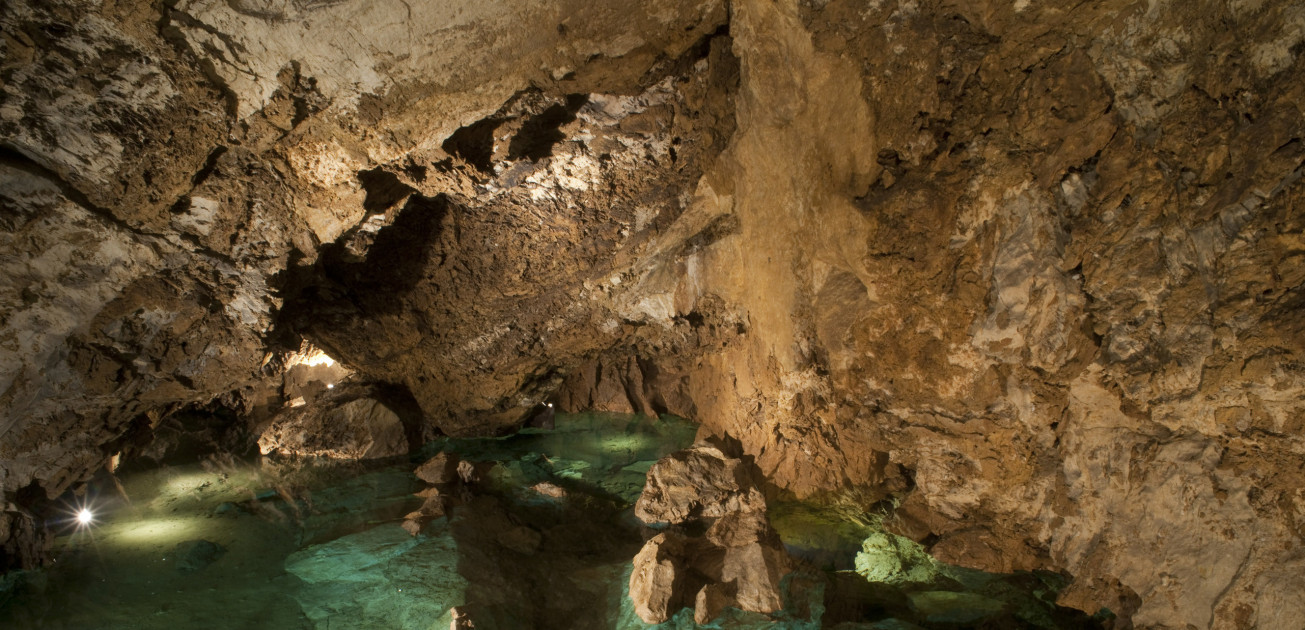 (Bozkov) Dolomite Caves - International Show Caves Association