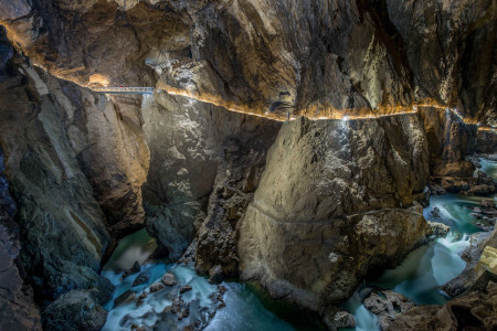 PARK SKOCJAN CAVES