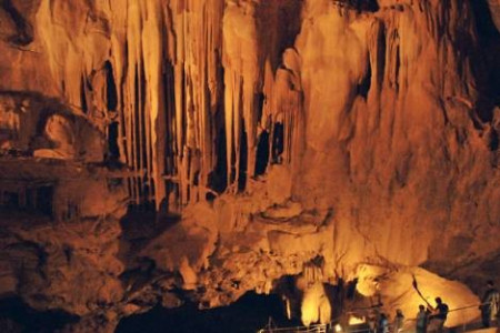 Al Hoota Cave