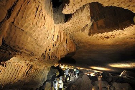 Al Hoota Cave