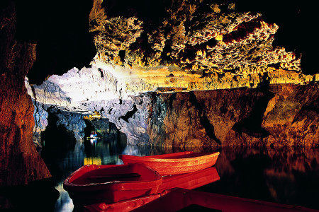 alisadr cave.hamedan.iran